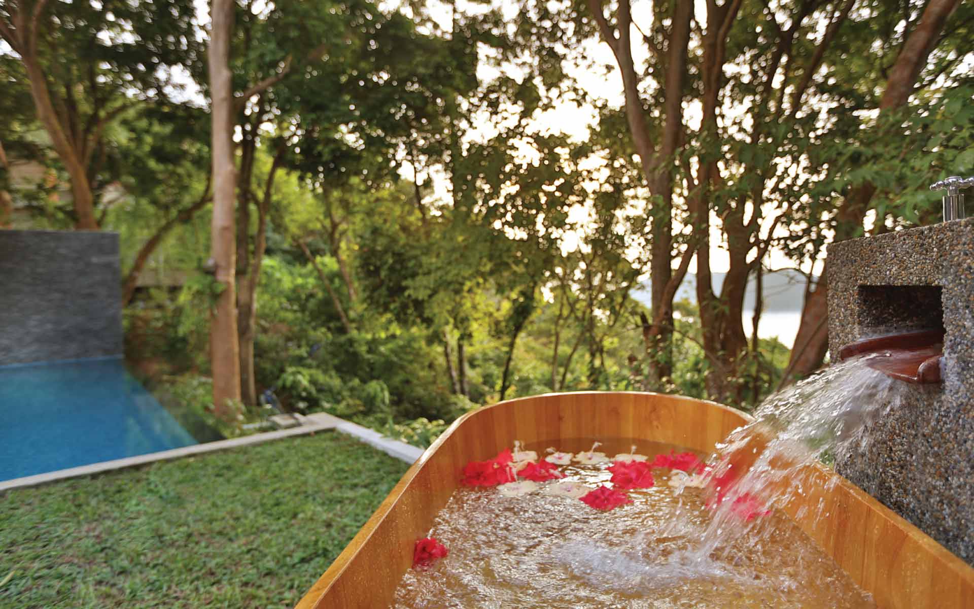 villa-kemoja-bathtub-asset